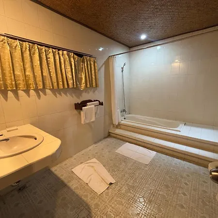 Anomcottages