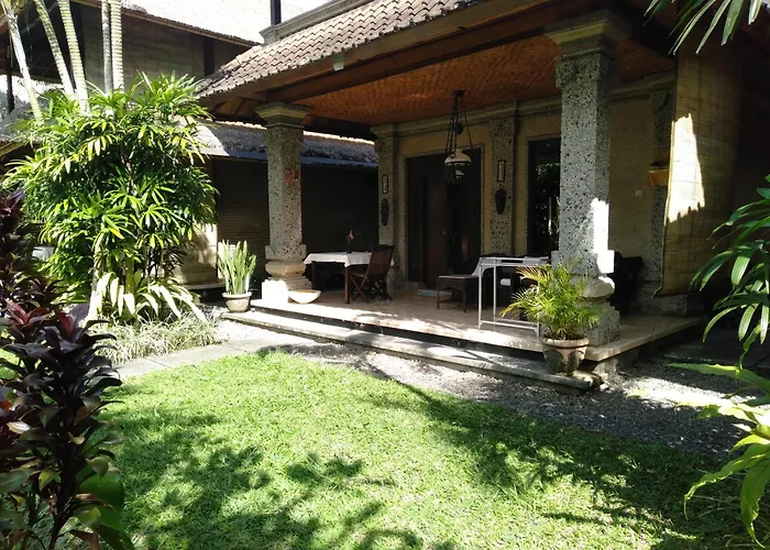 Anomcottages