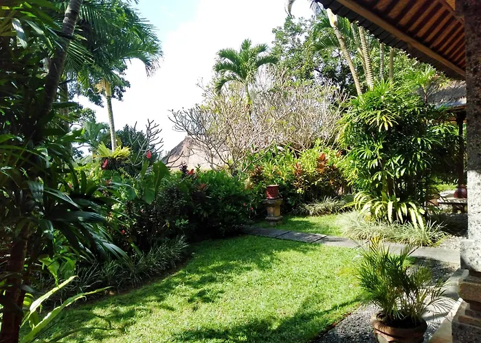 Anomcottages Bed & Breakfast *